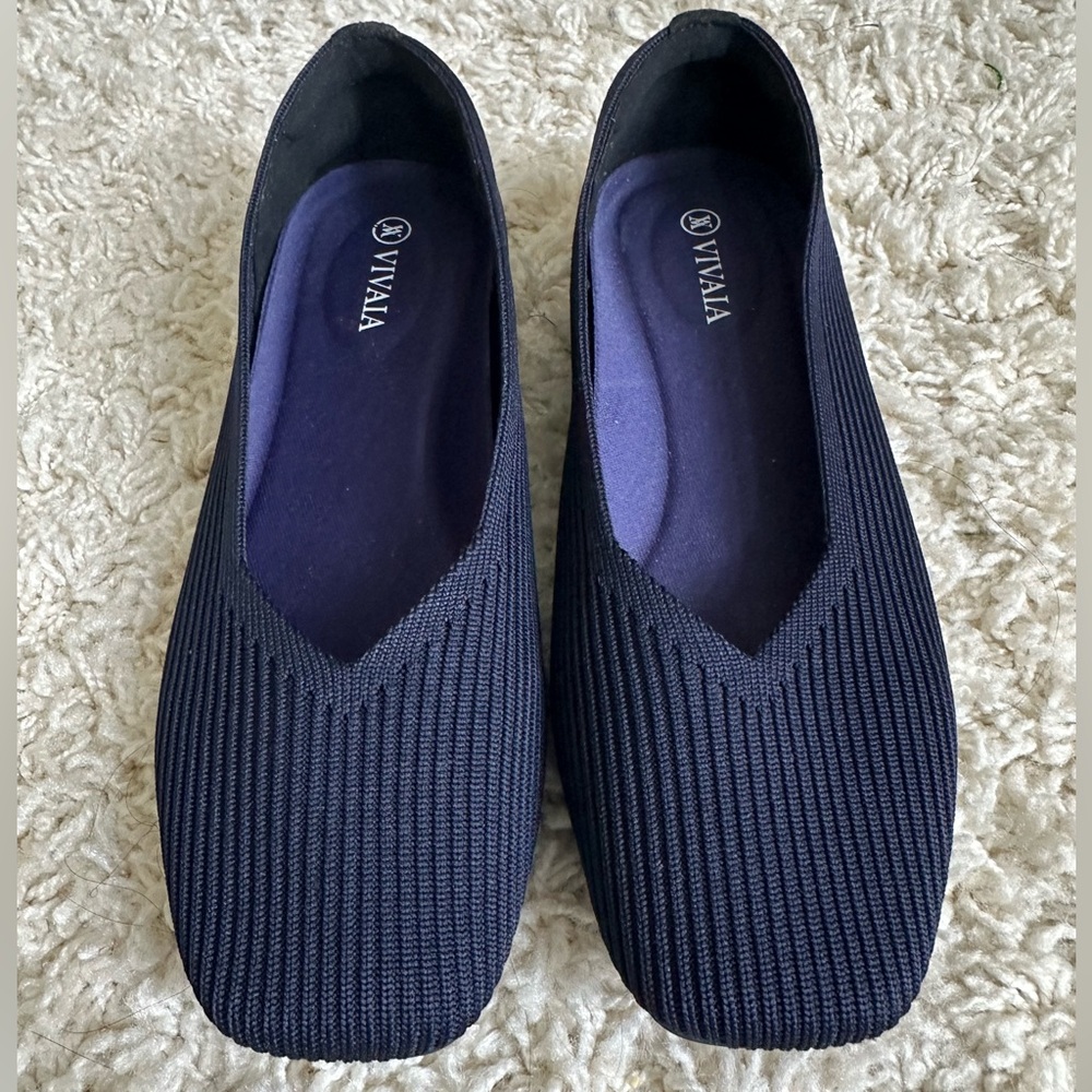 VIVAIA Margot Square Toe Flats Womens 7-7.5 Navy Lightweight V-Cut Shoes Comfort